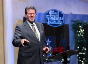 bishop john hanson preaching at Acts ii ministries in thompson, connecticut